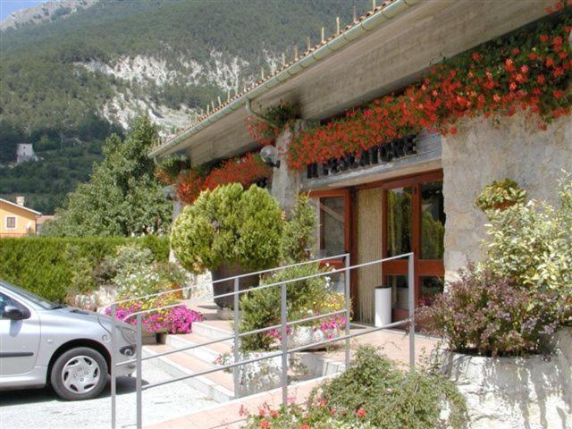 Albergo Ristorante Il Pescatore Villetta Barrea Kültér fotó